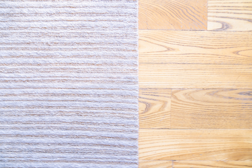 Example of a transitional home design design in Denver
