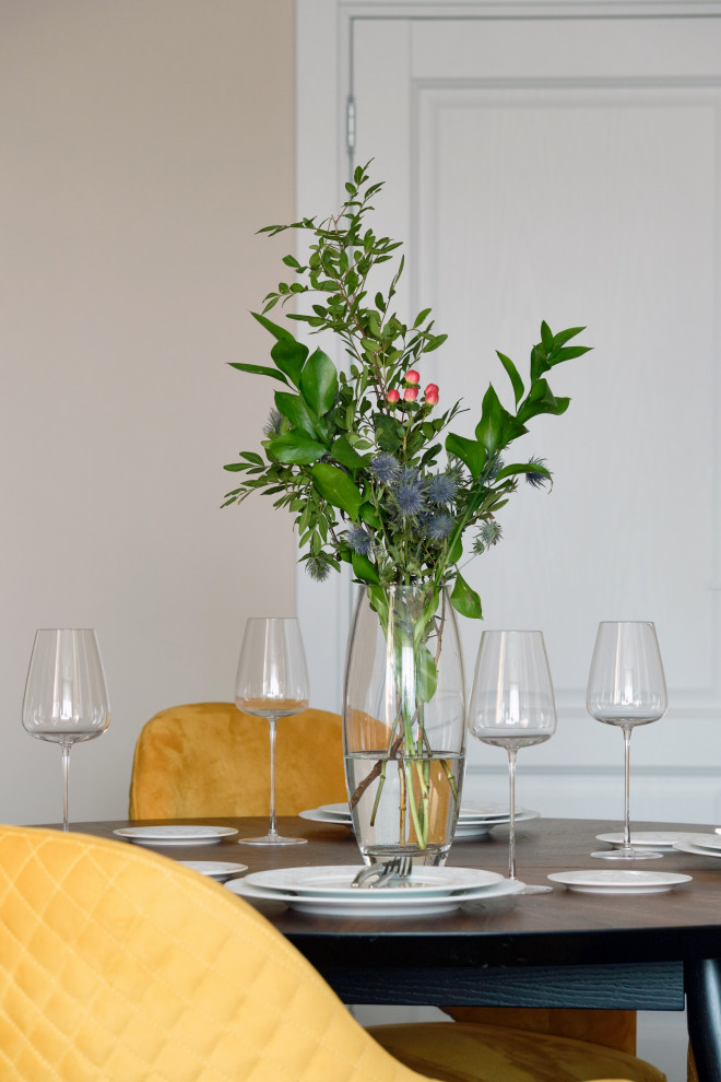 Яркий аутентичный интерьер, создающий иллюзию загородного дома