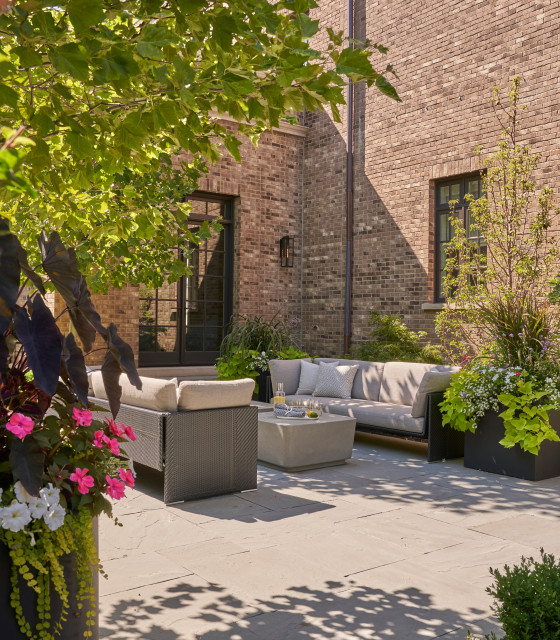 Lincoln Park Family Retreat contemporary-patio
