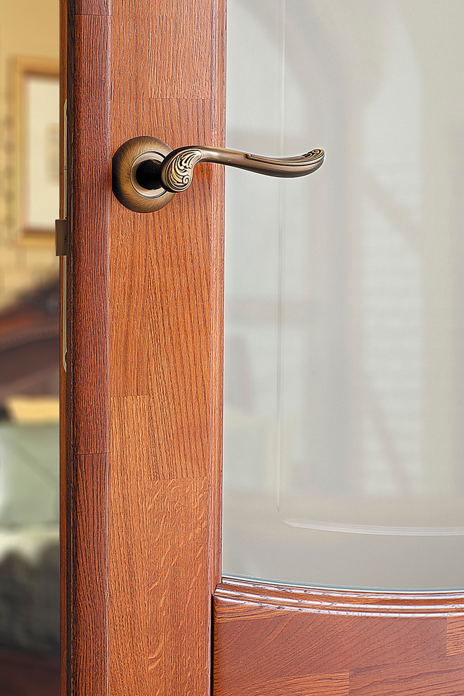 Alvero doors in details