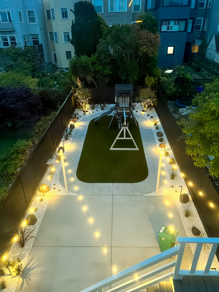 San Francisco Backyard - Family Style