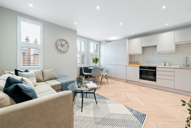 Comfortable Conversion Flat in Raynes Park trendy-koekken