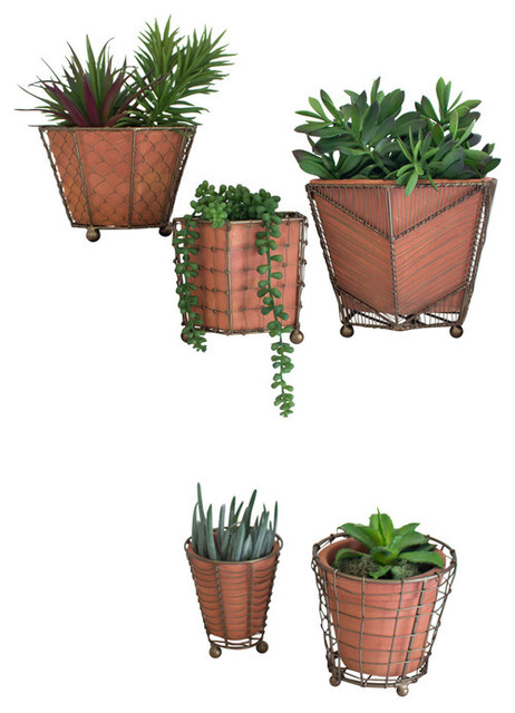 Gwg Outlet Terracotta Planters With Wire Wrap And Br Detail Gwg Outlet Terracotta Planters With
