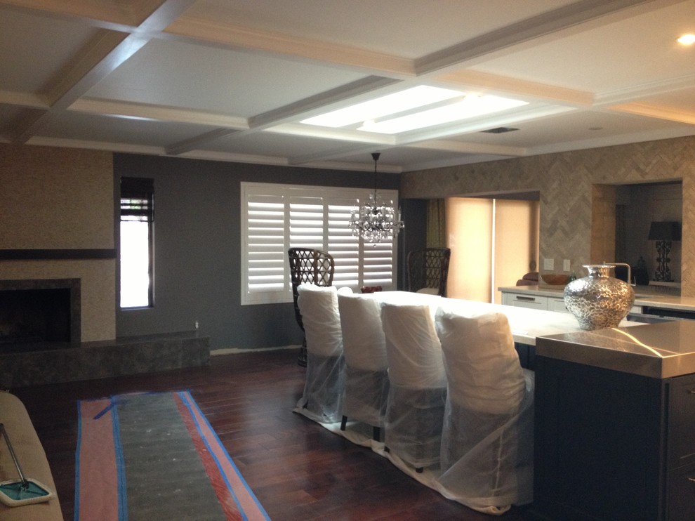 Kitchen - transitional kitchen idea in Phoenix