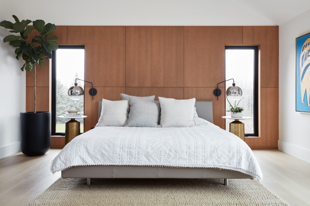 Modern Master Bedroom with Red Oak Wall Panelling Modern Bedroom
