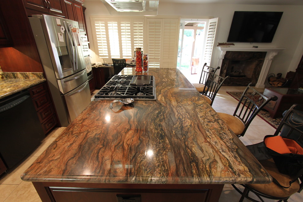 Kitchen - large transitional kitchen idea in Los Angeles