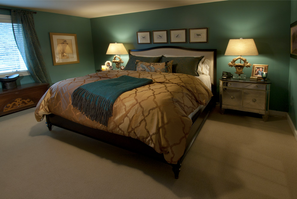 Inspiration for a mid-sized traditional master bedroom in Phoenix with blue walls, carpet and no fireplace.