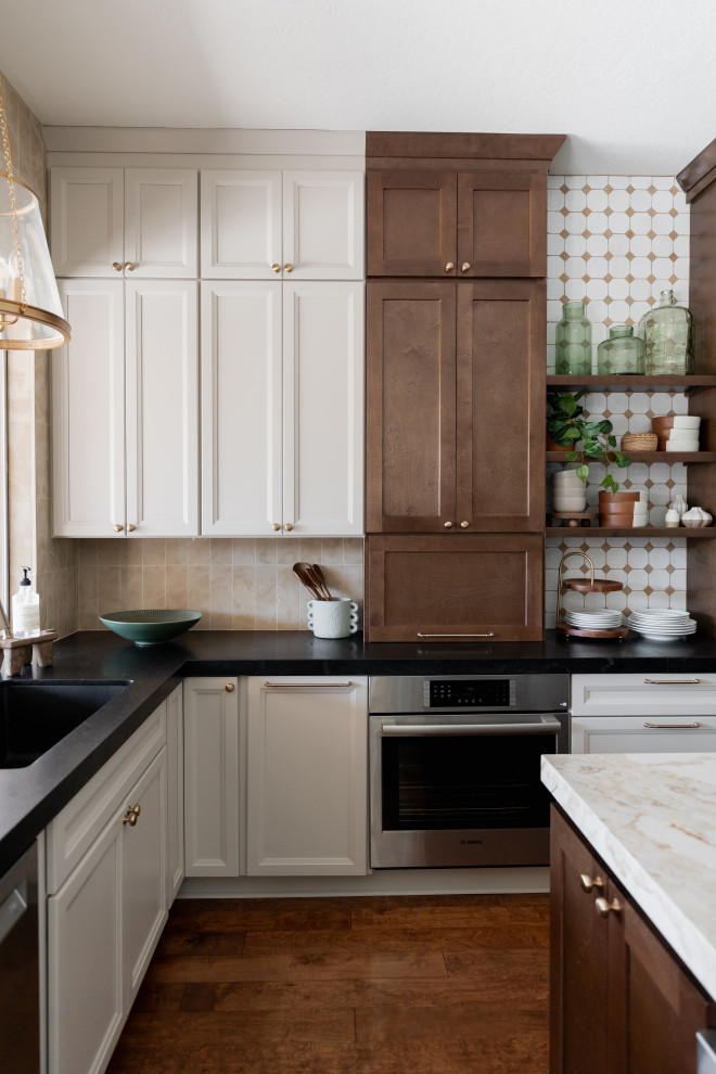 Example of a transitional kitchen design in Phoenix