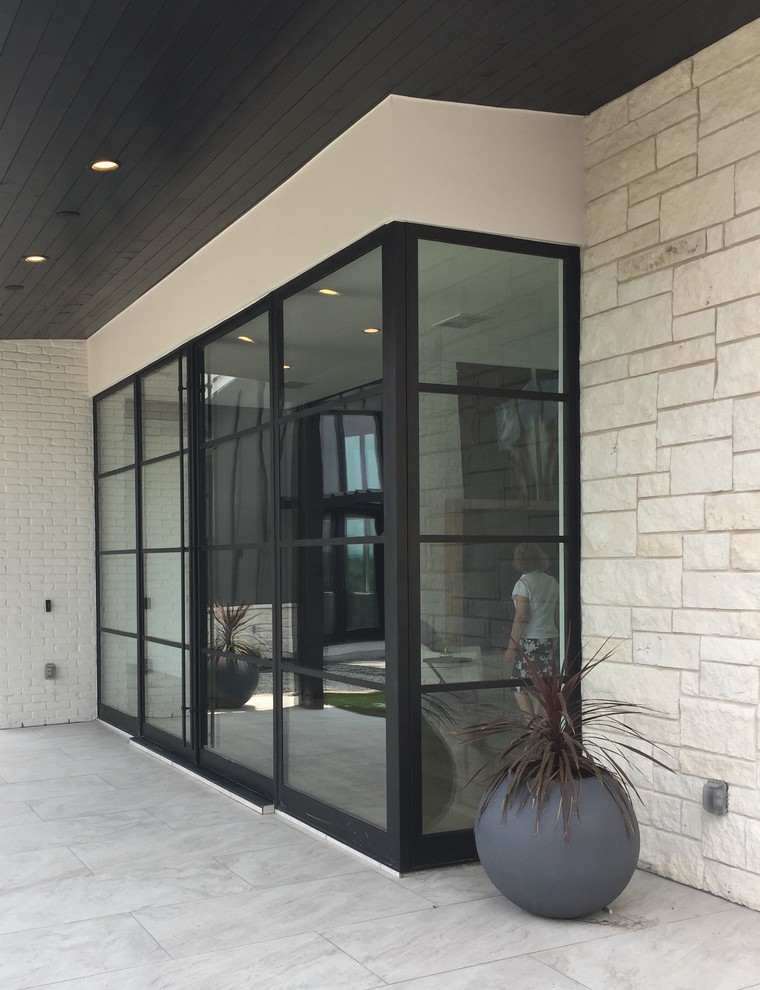 Photo of a modern front door in Austin.