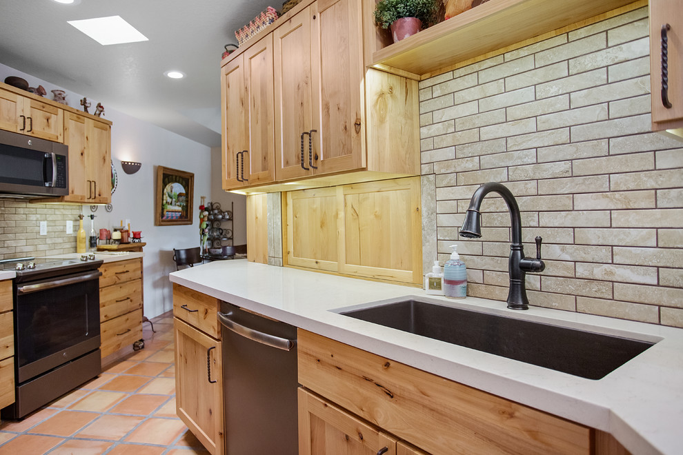 Home design - rustic home design idea in Phoenix