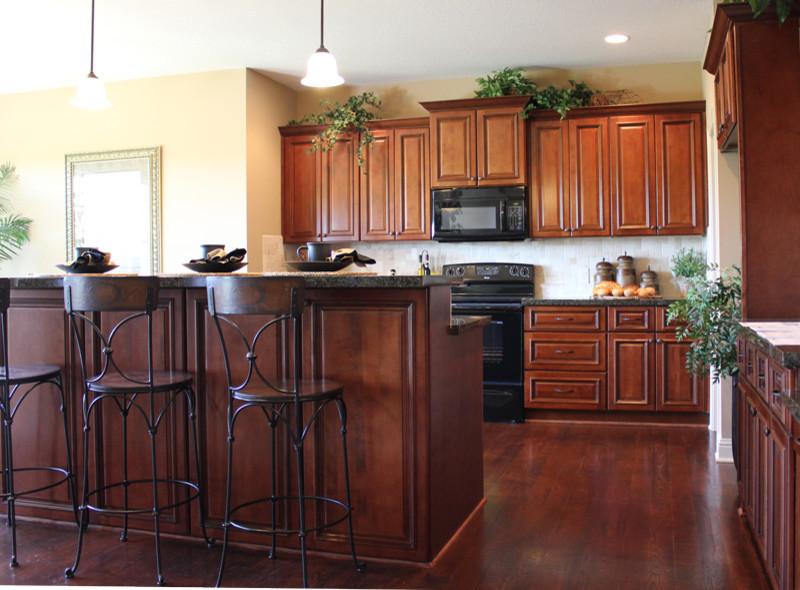 Brindleton Maple kitchen cabinets - Traditional - Kansas ...