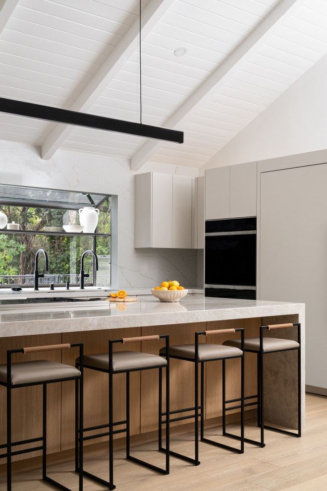 Inspiration for a modern kitchen remodel in Orange County