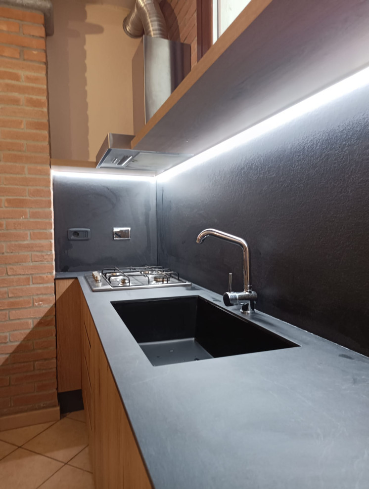 Restyling Cucina Ante Quercia Vecchia Top HPL Pietra Nera