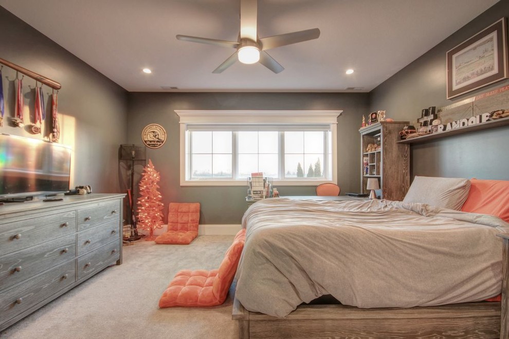 Home design - transitional home design idea in Chicago