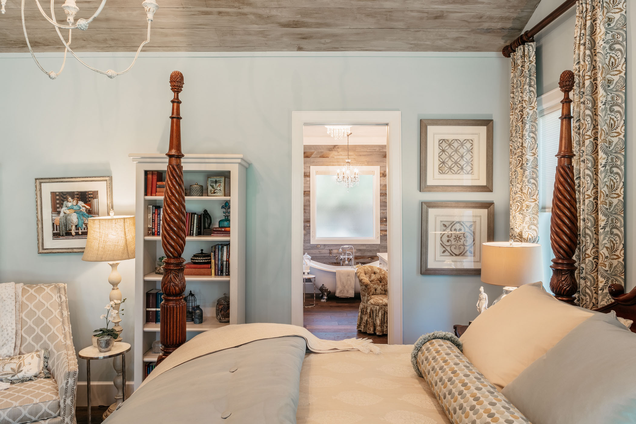 75 Beautiful Bedroom with Wood Walls Ideas & Designs - May 2024 | Houzz AU