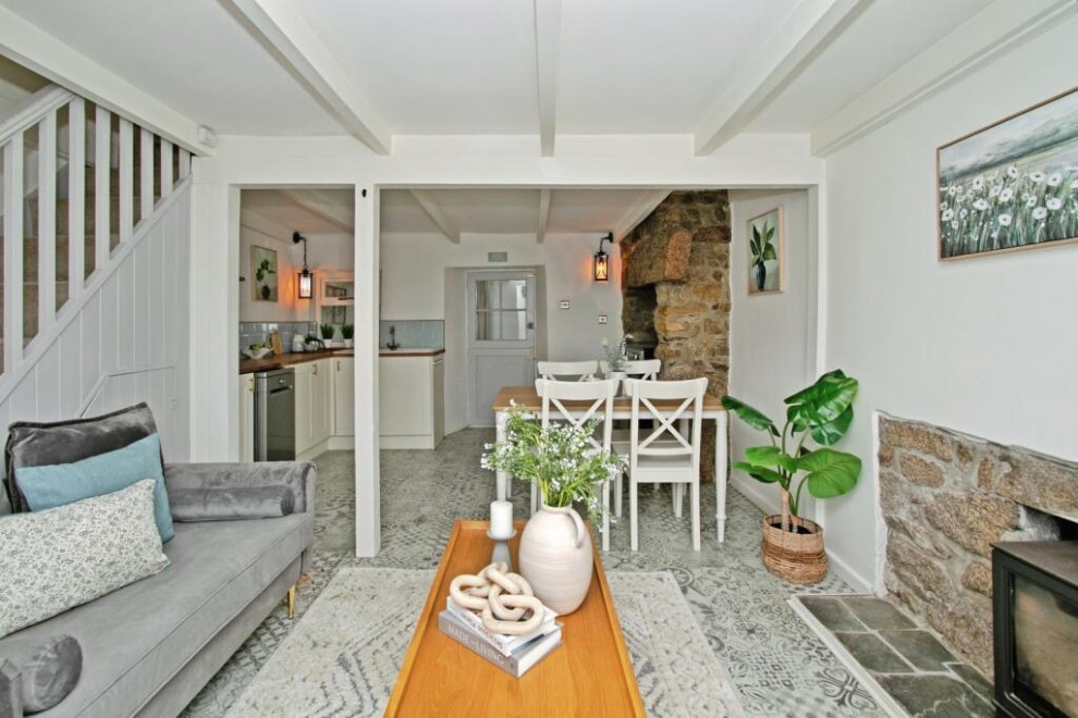 Peters Terrace - Staged to Sell