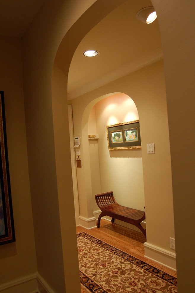 Hallway - traditional hallway idea