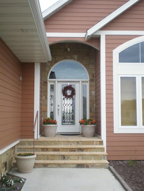 Home design - mid-sized transitional one-story concrete fiberboard red home design idea