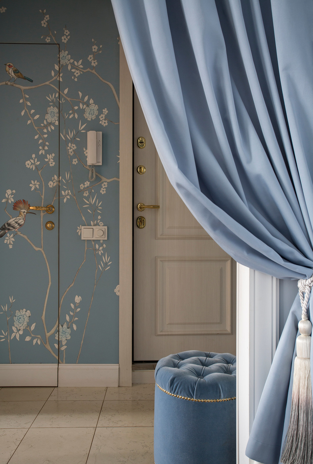 ПОДНЕБЕСНАЯ ГОСТИНАЯ - ТВ-Проект "Квартирный Вопрос"