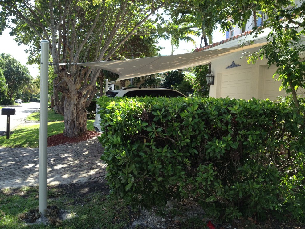 This is an example of a tropical shed and granny flat in Miami.