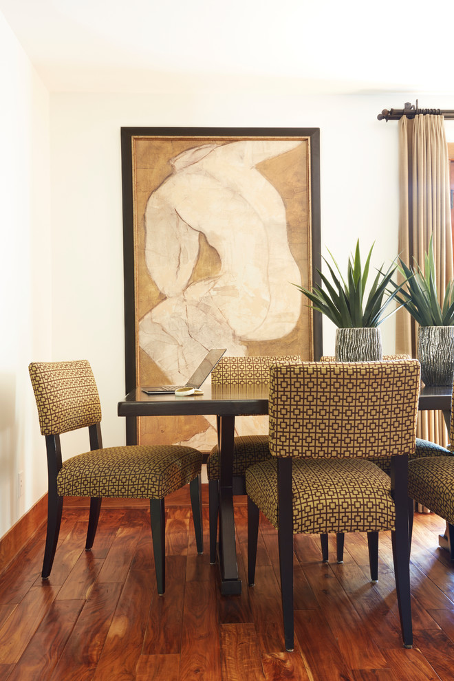 Design ideas for a contemporary dining room in Los Angeles.