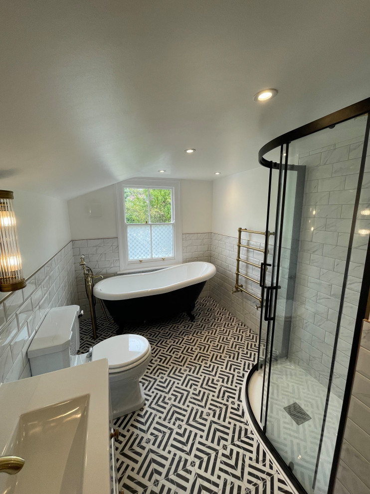 Inspiration for a transitional bathroom remodel in Oxfordshire