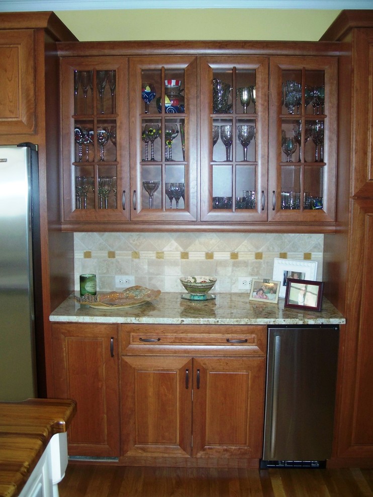 Traditional Cherry with Off White accent