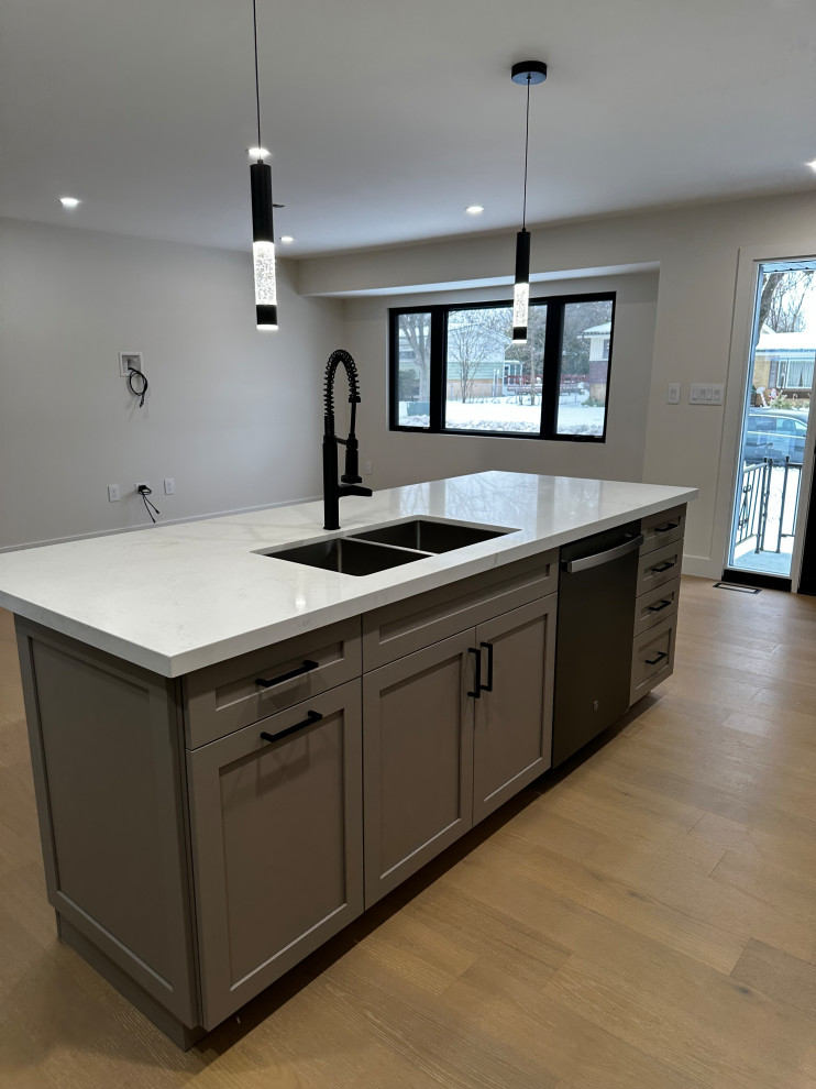 Trillium Crescent - Modern Kitchen - London, ON