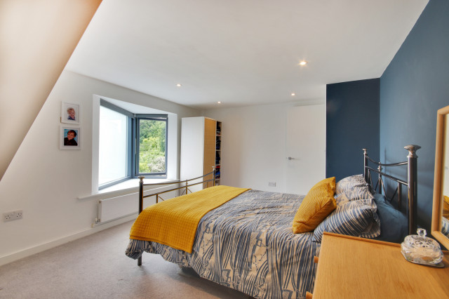 Bungalow Conversion contemporary-sovrum