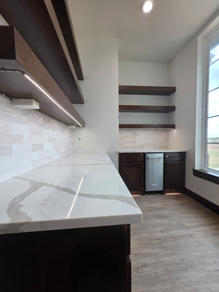 Pantry with ice maker, quartz countertops & more