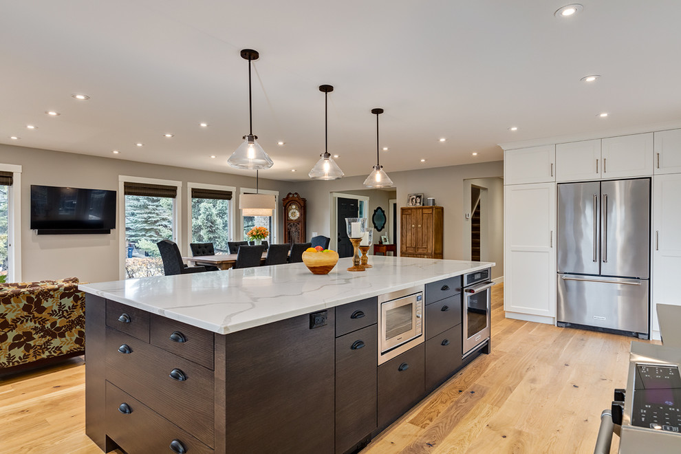 Transitional kitchen photo in Calgary