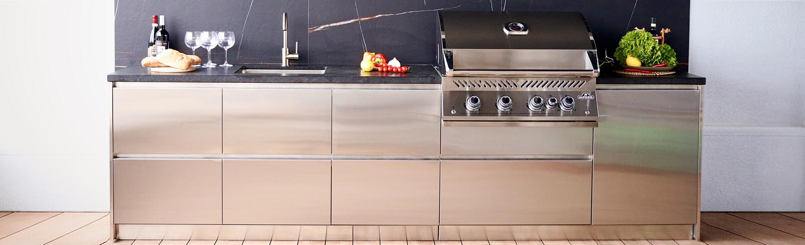 Зона барбекю на открытой террасе на крыше в Москве