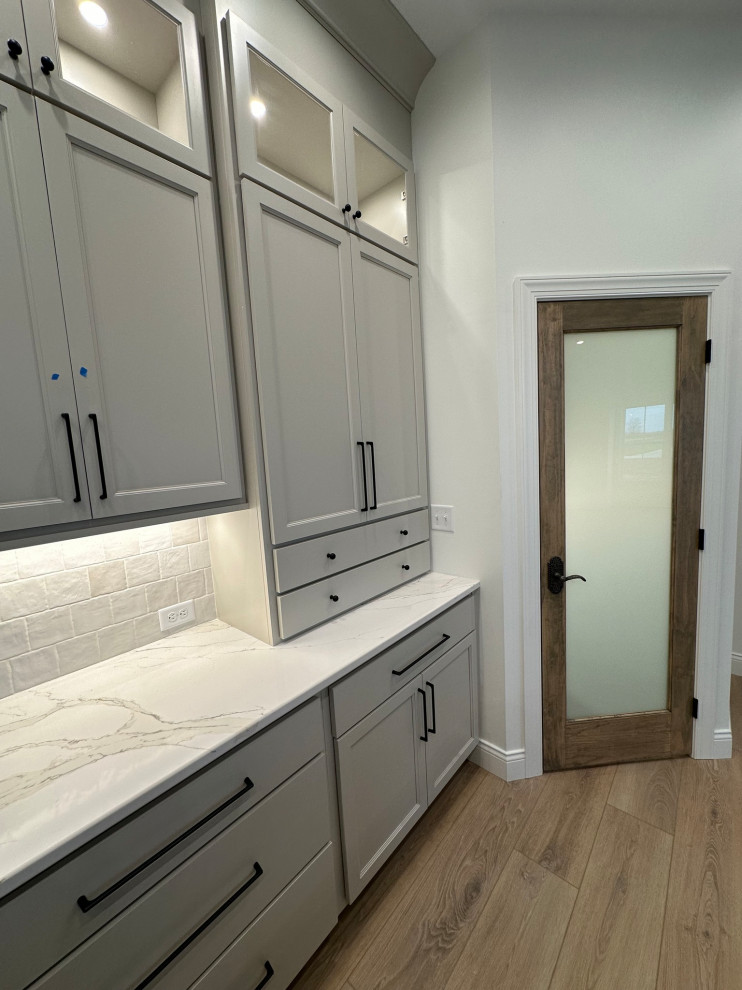 Kitchen and living area 21