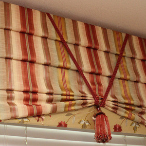 Example of a transitional home design design in Austin