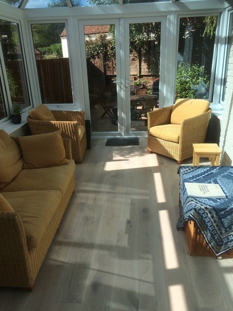This is an example of a contemporary sunroom in London.