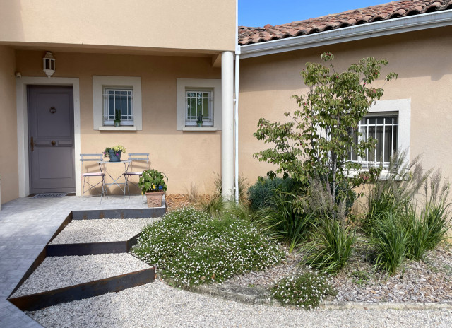 Modernisation d'un jardin &agrave; Beynost mediterranean-garden