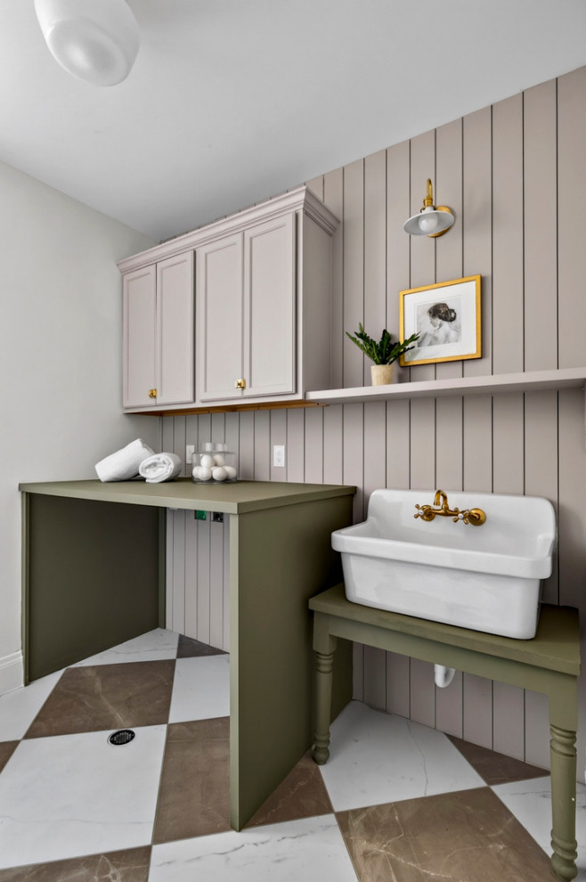 Laundry room - laundry room idea in Cincinnati