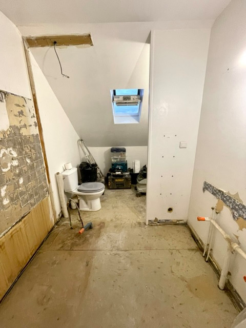 SALLE DE BAIN FAMILIALE: BAIN & DOUCHE et WC attenant