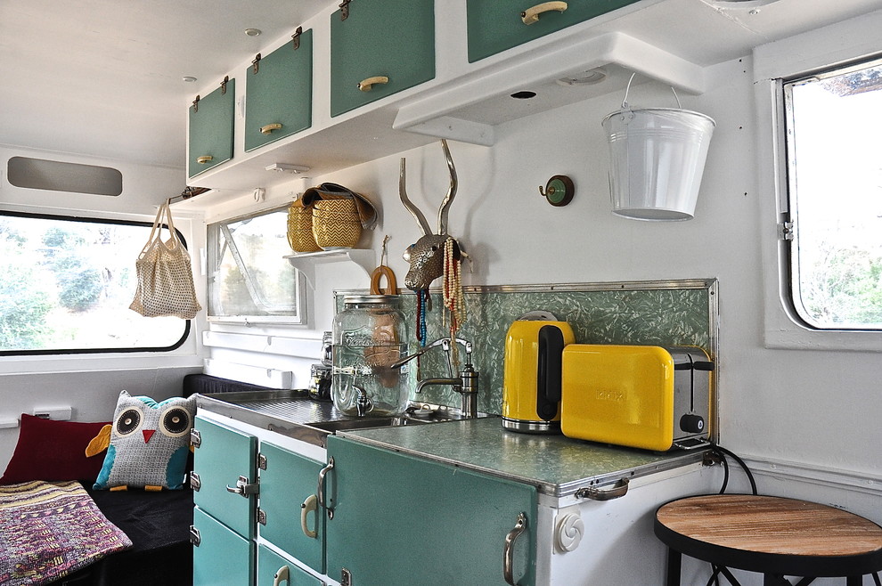 Inspiration for an eclectic kitchen in Adelaide.