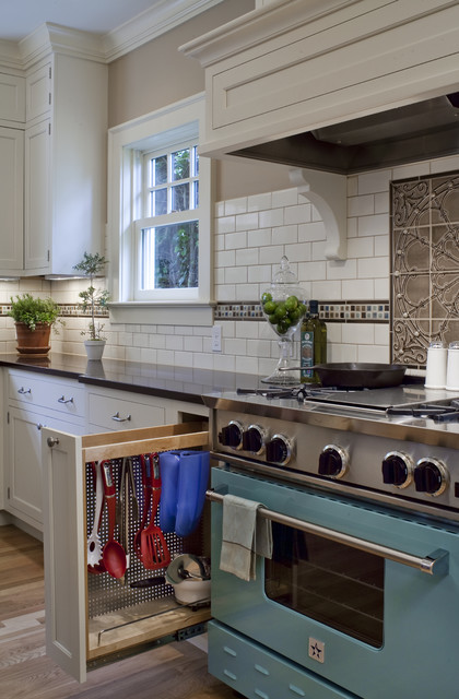 1920 Colonial Kitchen traditional-kitchen