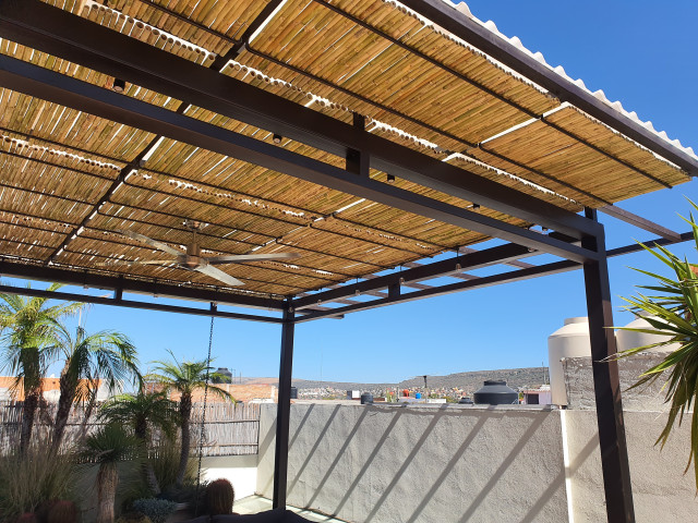 Casa Quebrada modern-deck