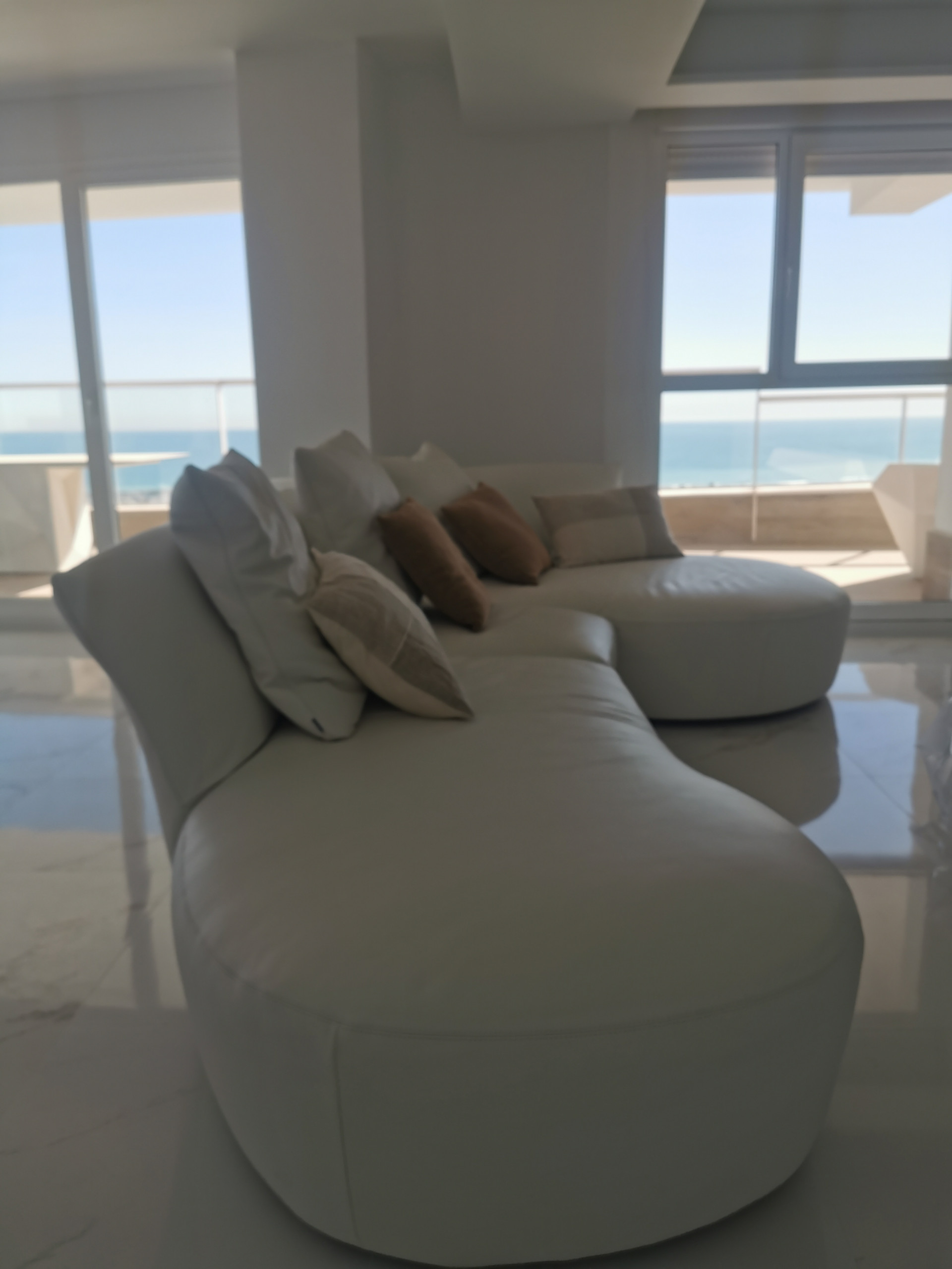 Proyecto de interiorismo/ reforma integral Ático junto al mar ( en curso)