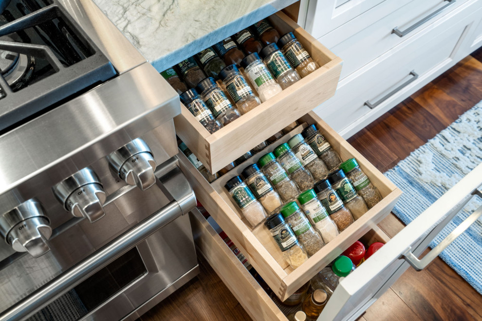 Transitional kitchen photo in Boston