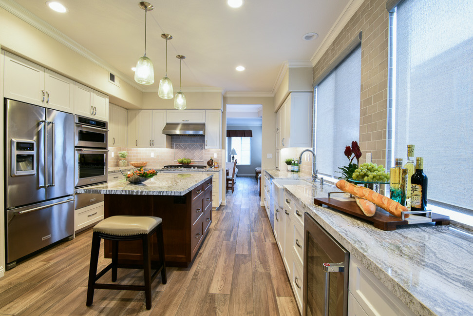 Kitchen - transitional kitchen idea in San Diego