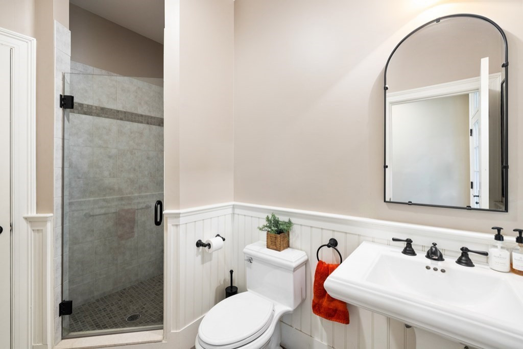 Entry Powder Room
