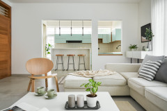 Houzz Tour: Muted Neutrals and Warm Textures in a New-build Home
