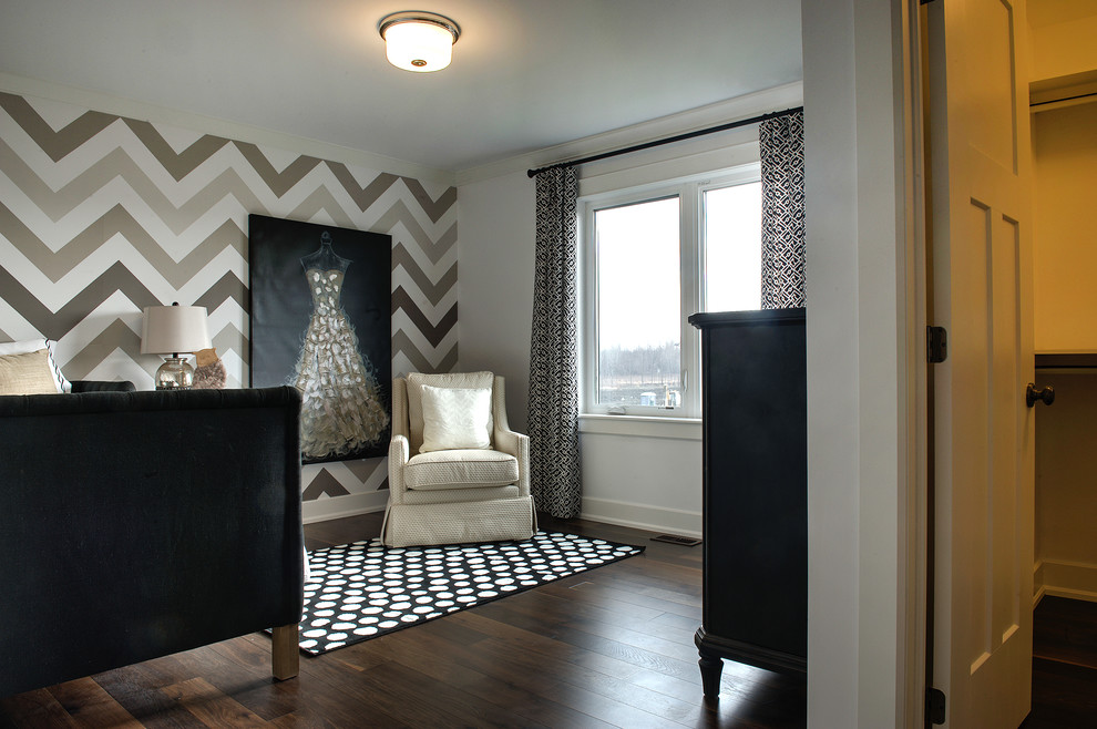 Inspiration for a transitional home design remodel in Toronto