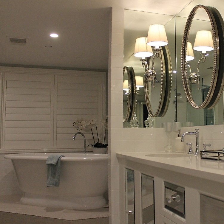 This is an example of a large transitional master bathroom in Gold Coast - Tweed.