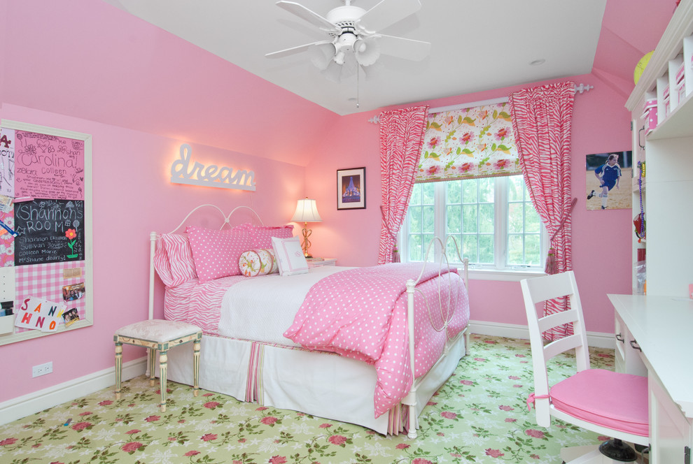 Inspiration for a transitional kids' room for girls in Chicago with carpet and green floor.