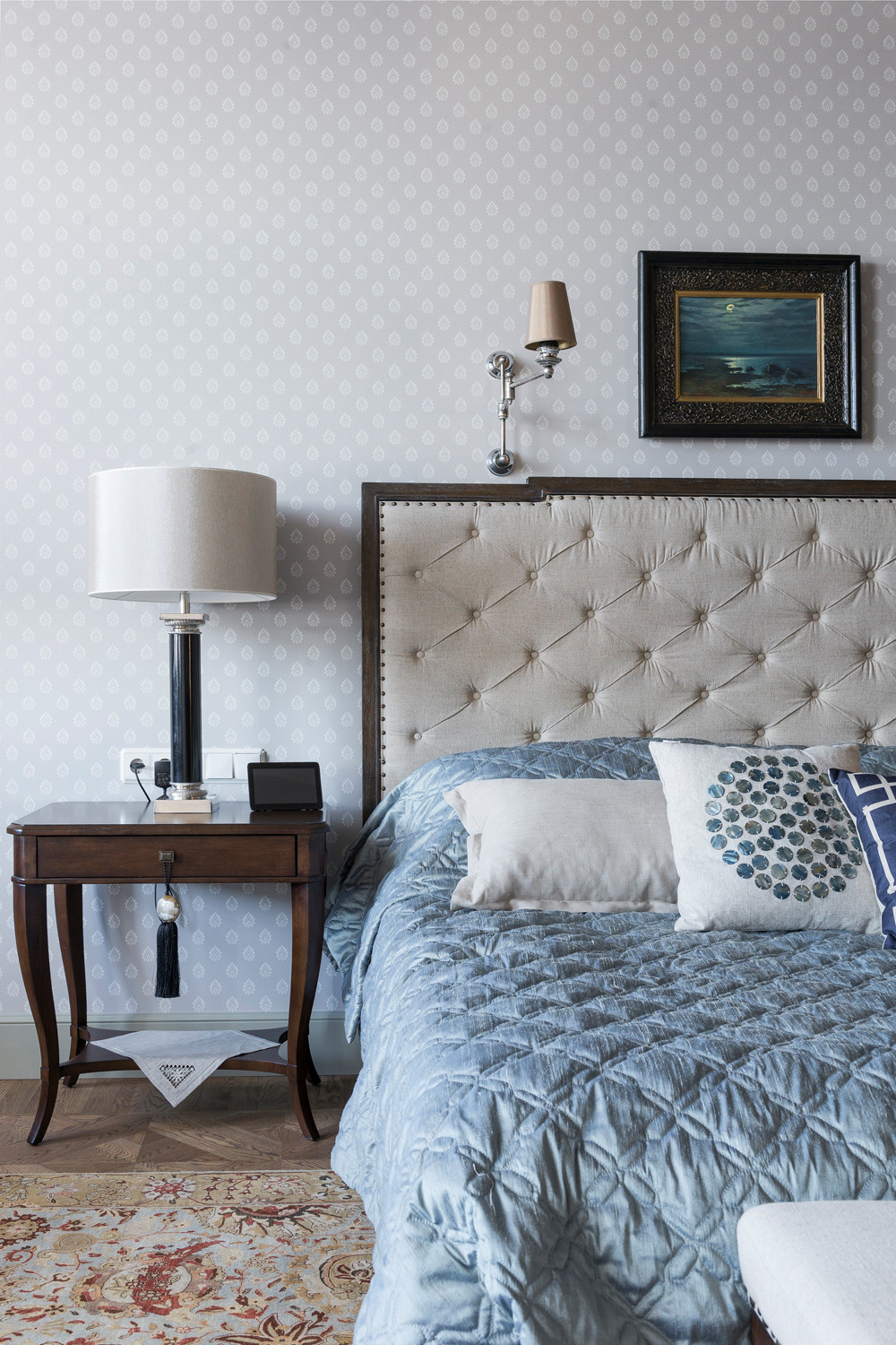 Трехэтажный загородный дом в стиле американской классики